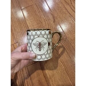 Chelsea Bistro‎ Porcelain Honeycomb Queen Bee Gold Trimmed Mug